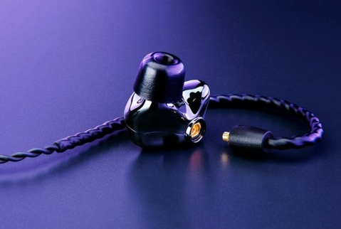 Razer משיקה את ה-Moray: אוזניות מוניטוריות לגיימרים 